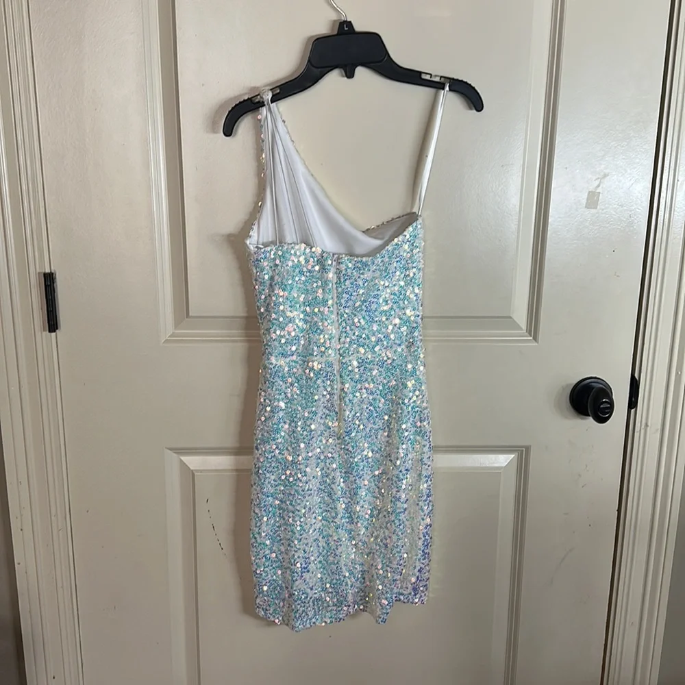 Size 0 - Picture 2 of 3